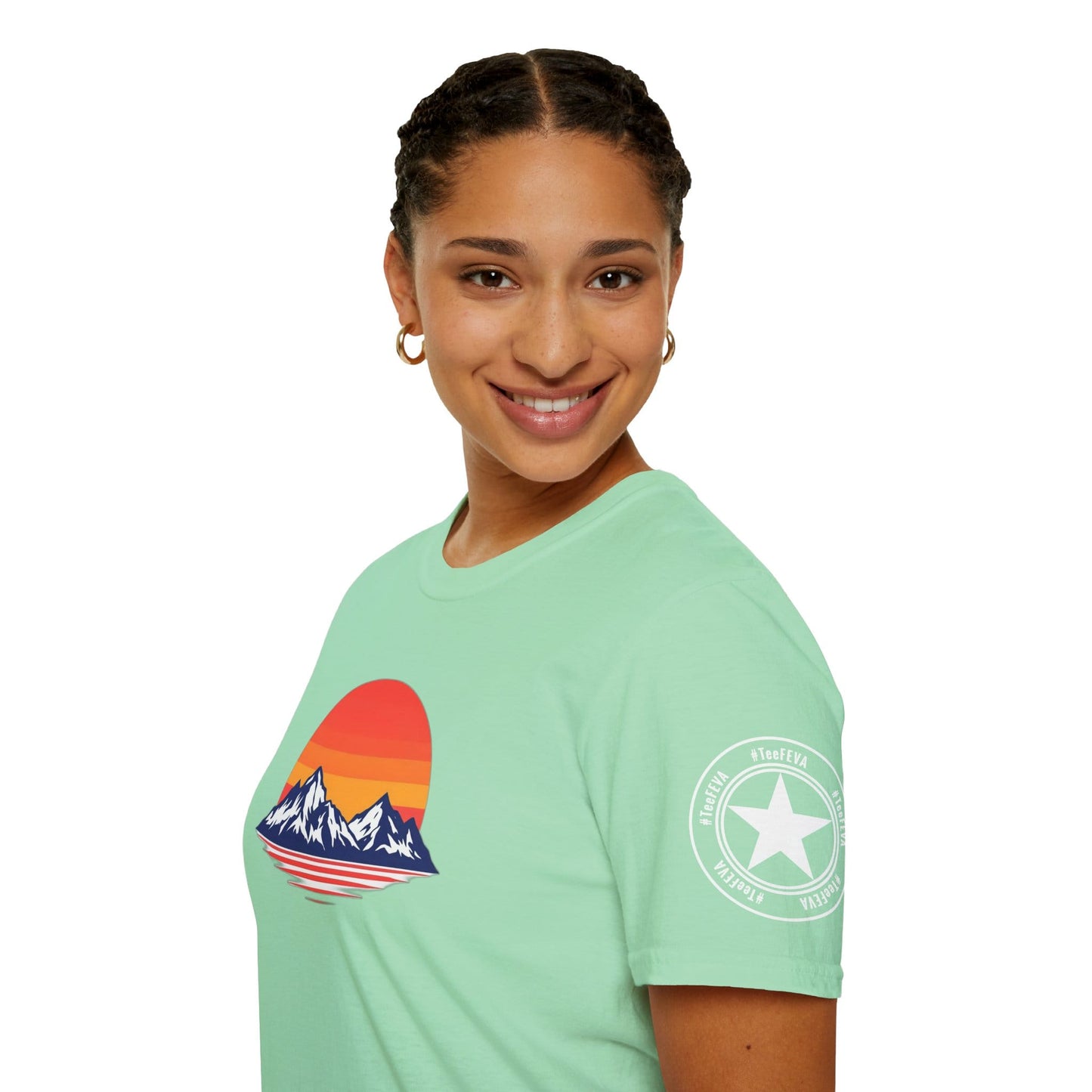 TeeFEVA T-Shirt Sunset Mountain T‑Shirt — Retro Sunset Peaks Graphic Tee
