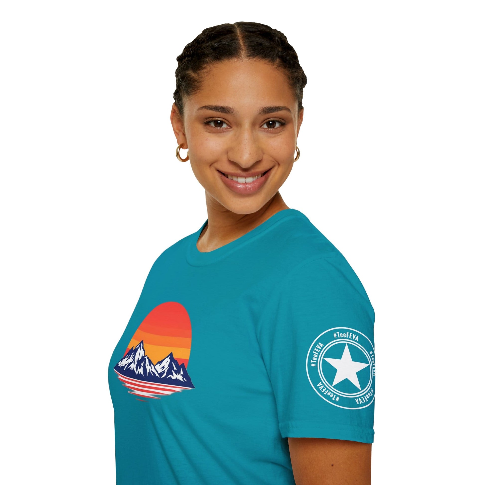 TeeFEVA T-Shirt Sunset Mountain T‑Shirt — Retro Sunset Peaks Graphic Tee