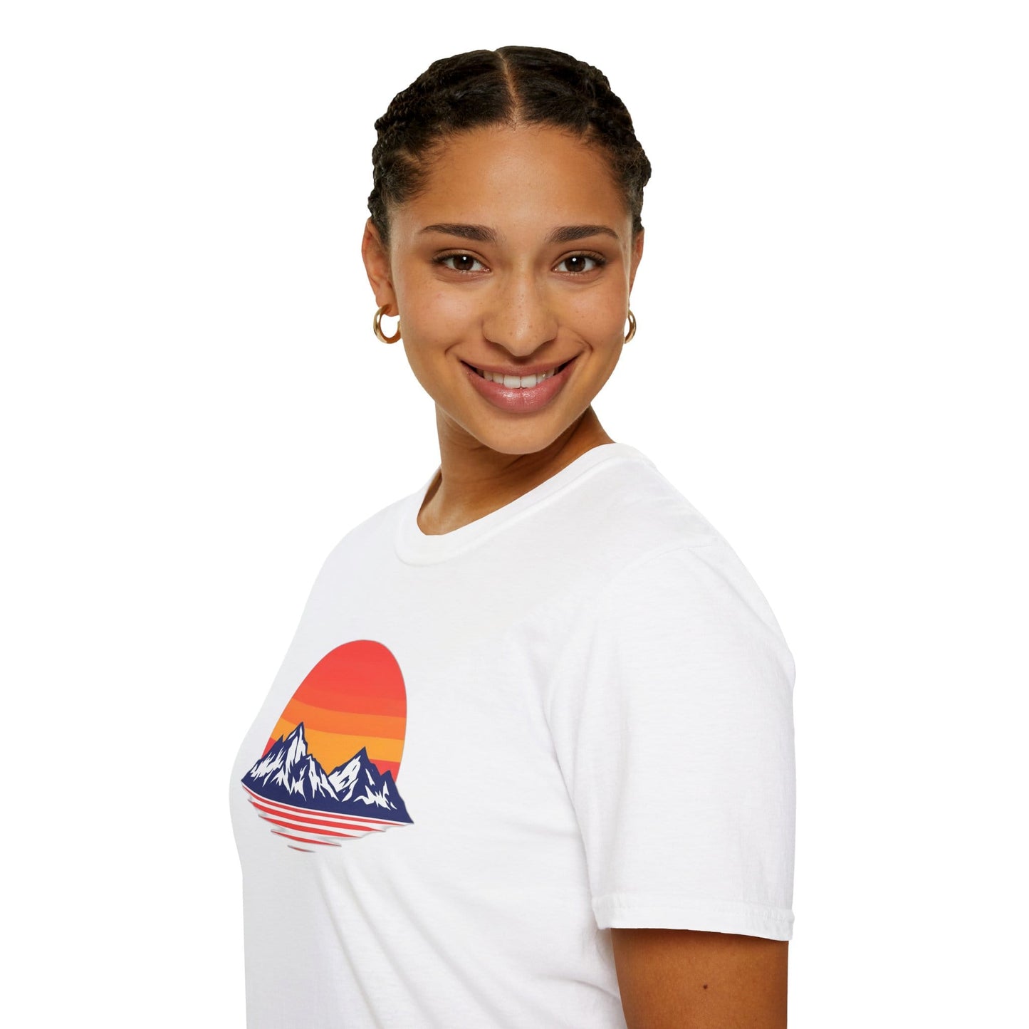TeeFEVA T-Shirt Sunset Mountain T‑Shirt — Retro Sunset Peaks Graphic Tee