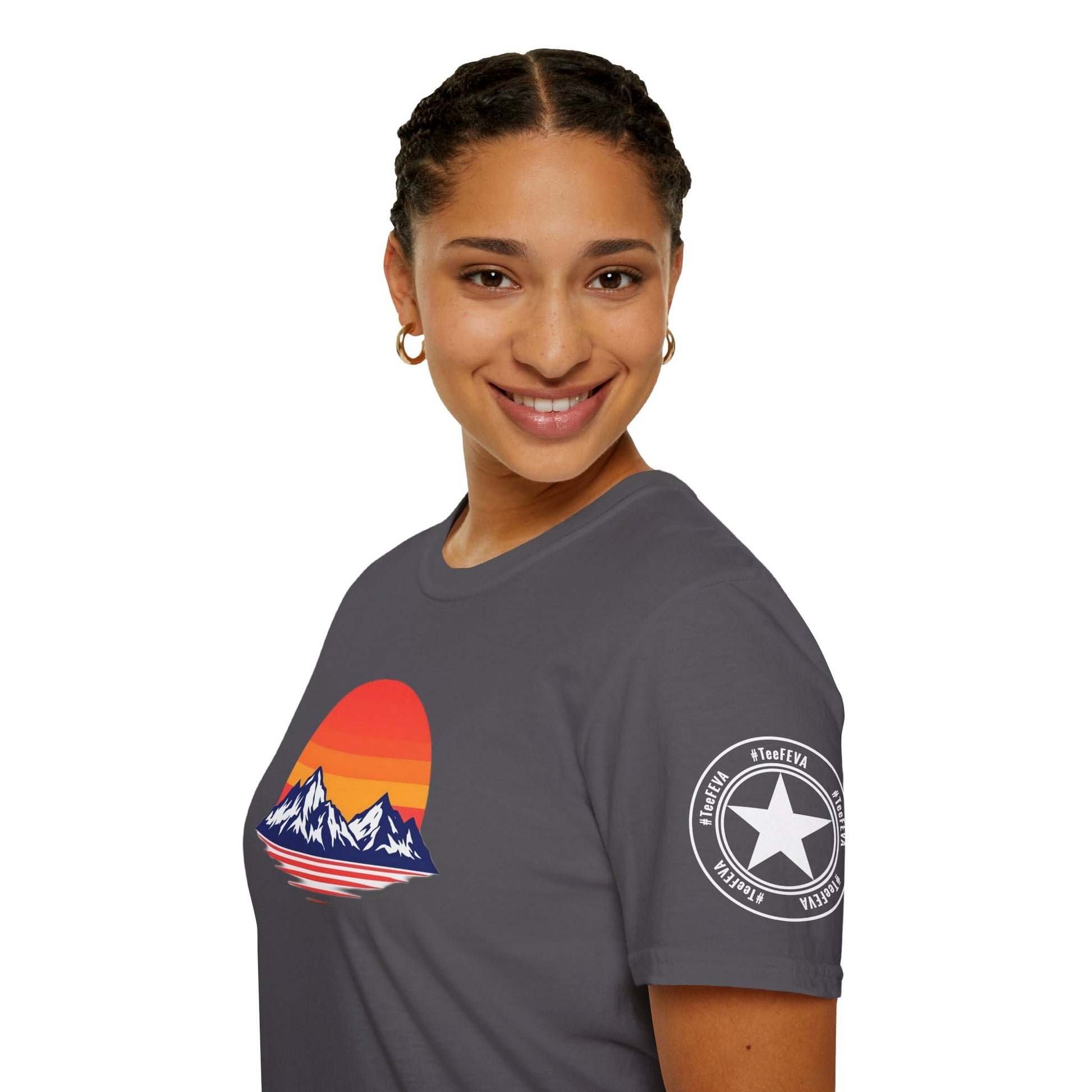 TeeFEVA T-Shirt Sunset Mountain T‑Shirt — Retro Sunset Peaks Graphic Tee