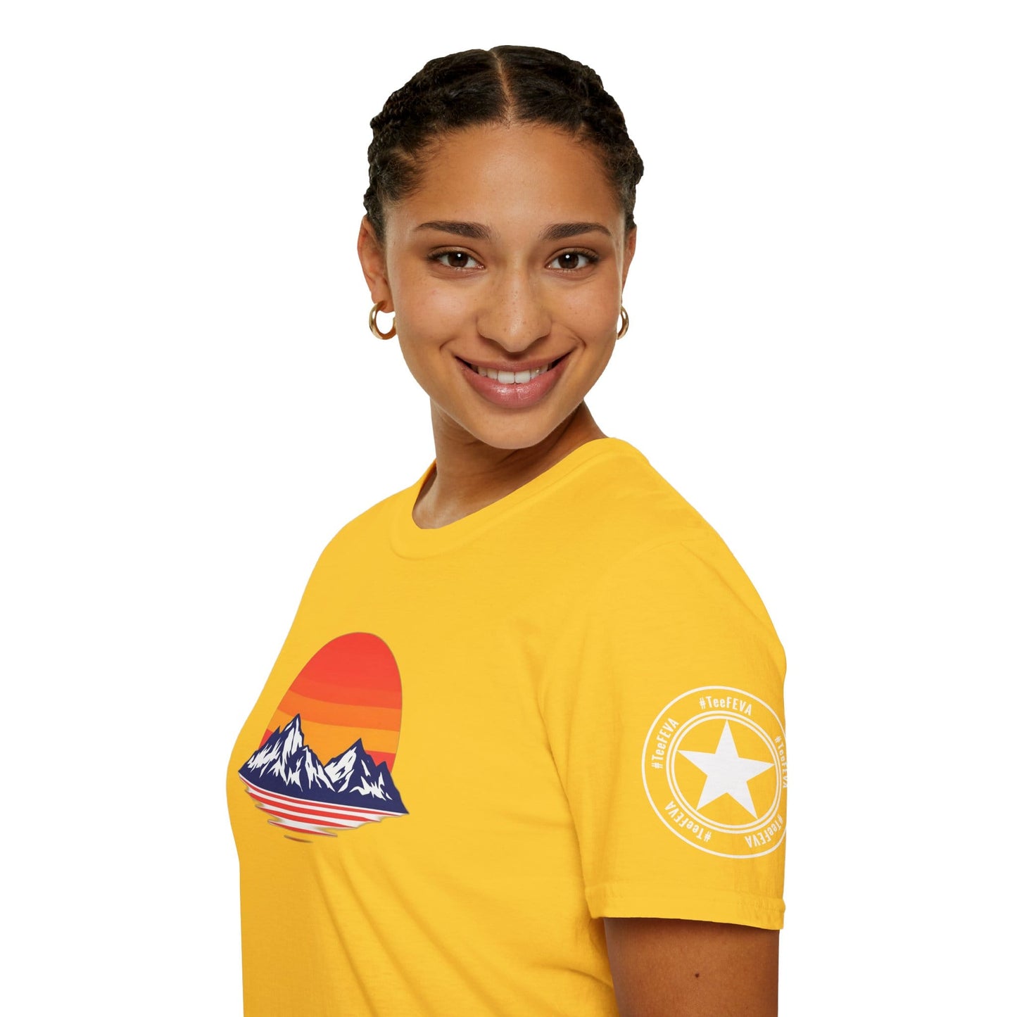 TeeFEVA T-Shirt Sunset Mountain T‑Shirt — Retro Sunset Peaks Graphic Tee