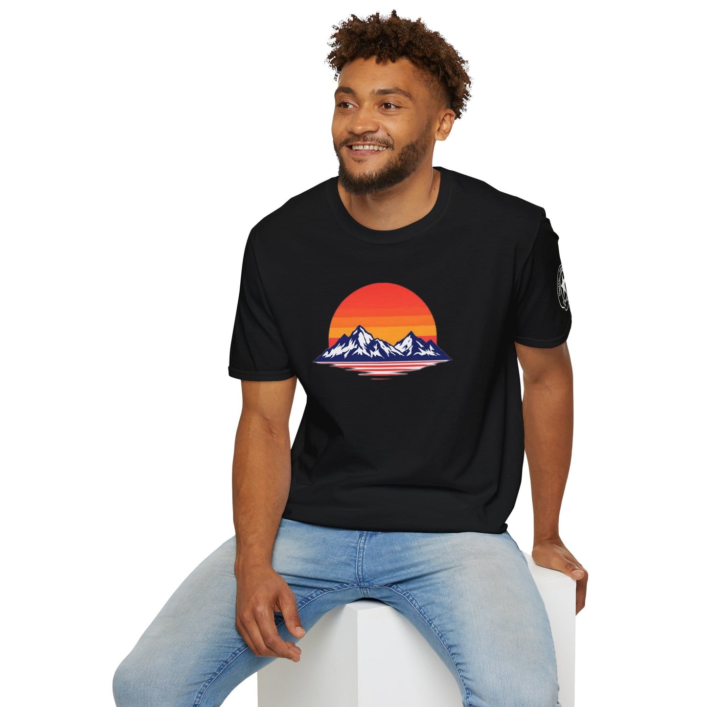 TeeFEVA T-Shirt Sunset Mountain T‑Shirt — Retro Sunset Peaks Graphic Tee