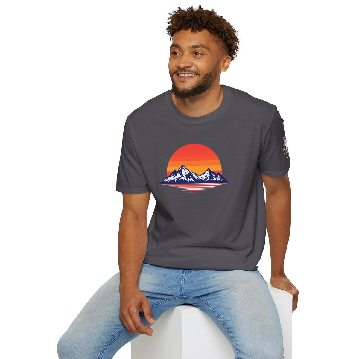 TeeFEVA T-Shirt Sunset Mountain T‑Shirt — Retro Sunset Peaks Graphic Tee