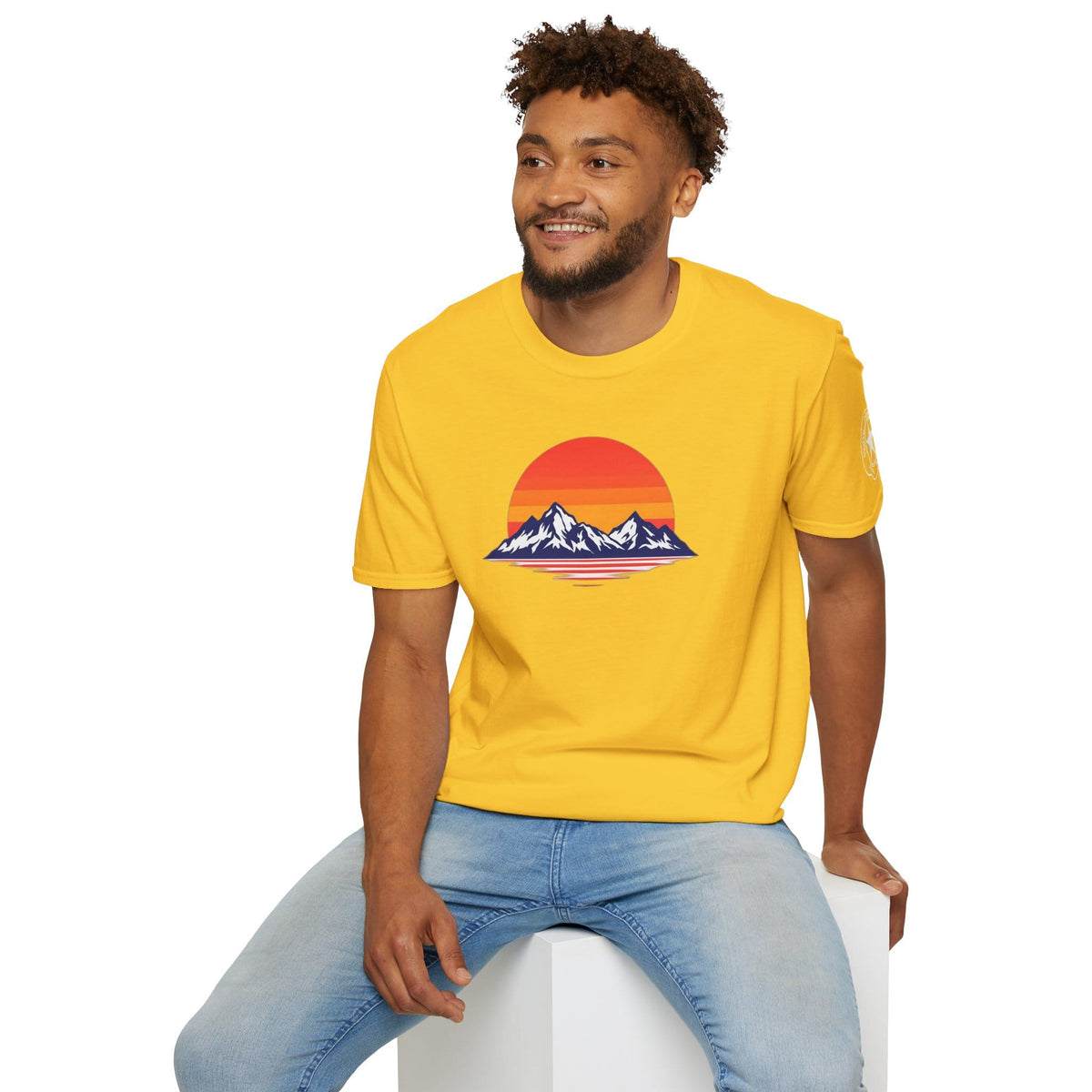 TeeFEVA T-Shirt Sunset Mountain T‑Shirt — Retro Sunset Peaks Graphic Tee