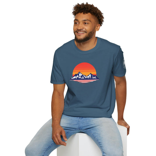 TeeFEVA T-Shirt Sunset Mountain T‑Shirt — Retro Sunset Peaks Graphic Tee